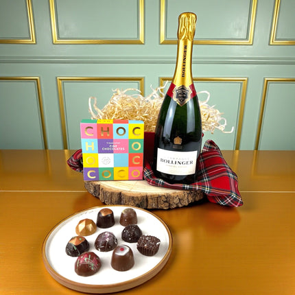 Luxury Congratulations Hampers by Majestic Hampers featuring artisan UK food and drink gifts, beautifully presented for celebrations and special achievements.