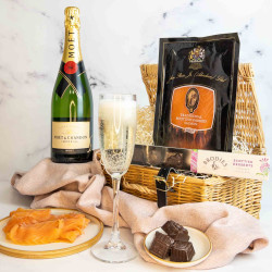Luxury Champagne and Chocolates Hamper