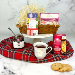 Tea and a Biscuit Gift Hamper 	